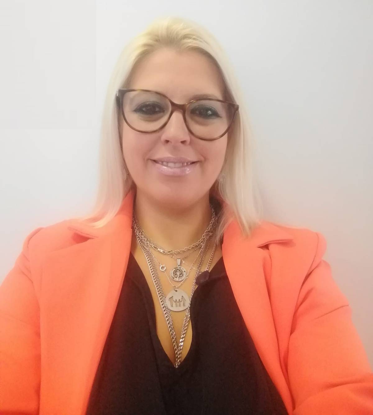 Carla Rogério - Alcobaça - Serviço de Agente Imobiliário
