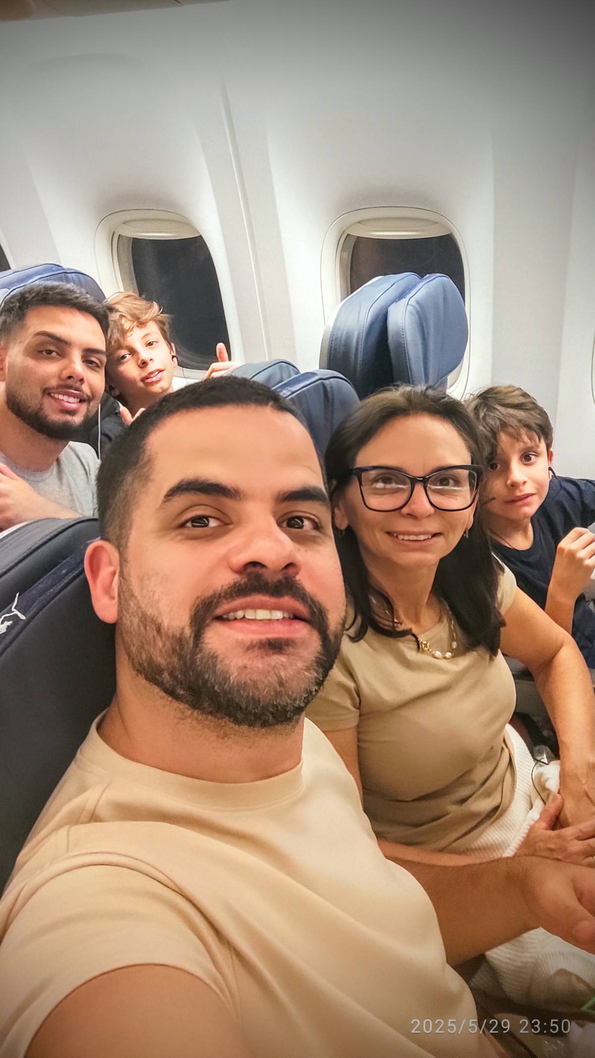 André Chagas - Especialista e Instrutor - Valongo - Diseño de logos