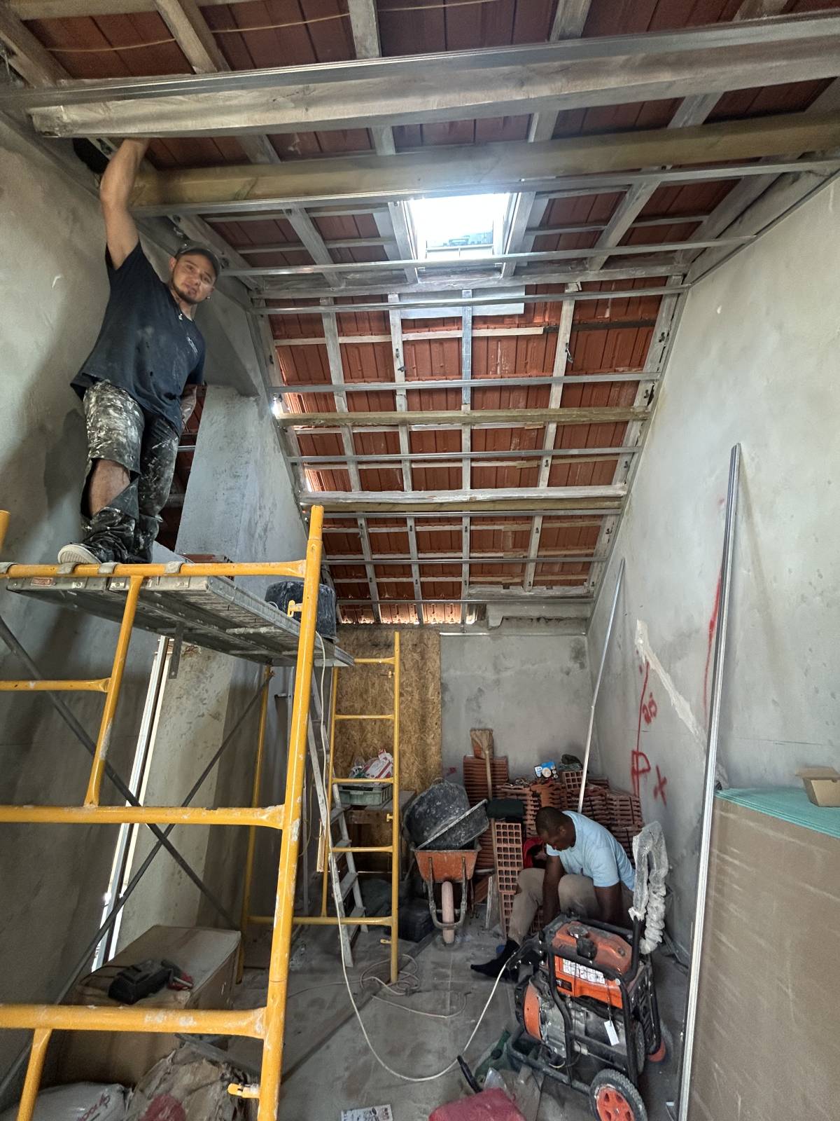 Vladmir Fonseca - unipessoal,Lda - Loures - Supervisão de Obras