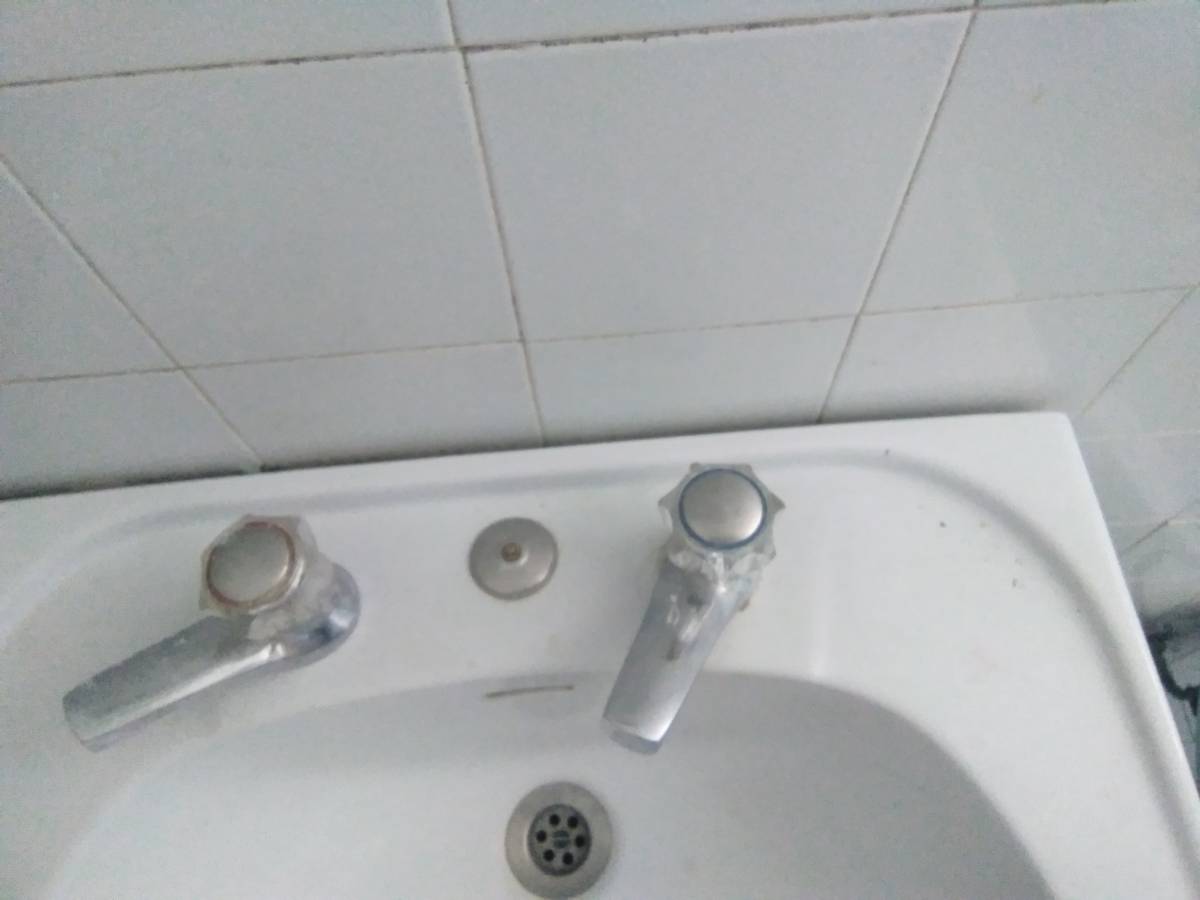 MU Serviços Canalização & Reparações Domésticas - Évora - Ventilator montieren