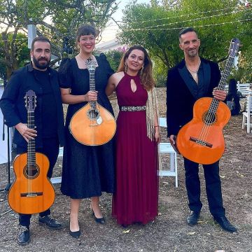 Maria Vicente | Fadista - Lisboa - Entretenimento com Músico a Solo