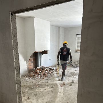 Vladmir Fonseca - unipessoal,Lda - Loures - Instalação de Portadas