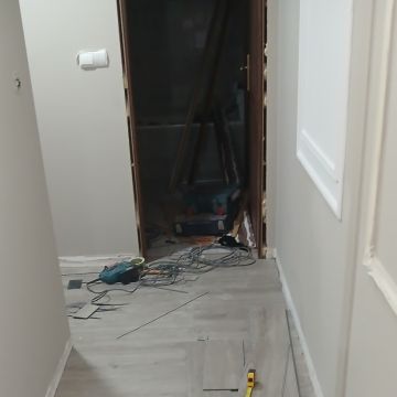 Nuno Dias - Anadia - Schrank reparieren