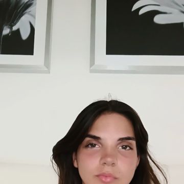 Andreia - Almada - Cuidado de niños