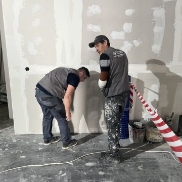 Vladmir Fonseca - unipessoal,Lda - Loures - Montagem de Mesa de Bilhar