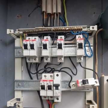 Dima Serviços Elétricos - Vila Nova de Famalicão - Reparação de Interruptores e Tomadas