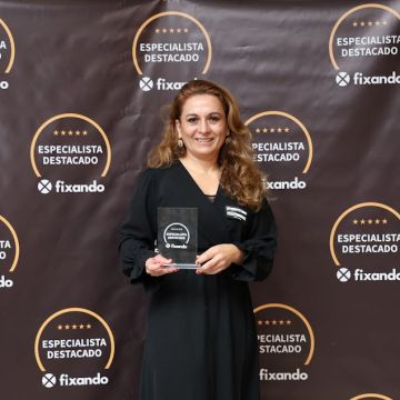 Maria Vicente | Fadista - Lisboa - Entretenimento com Banda Musical
