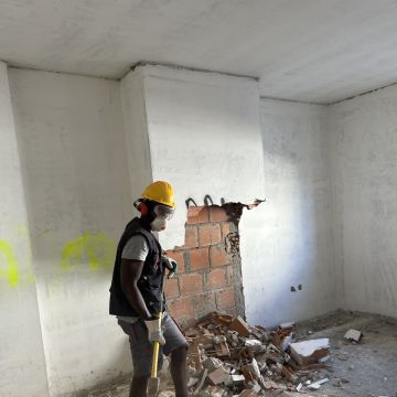 Vladmir Fonseca - unipessoal,Lda - Loures - Construção de Piscina Abaixo do Solo
