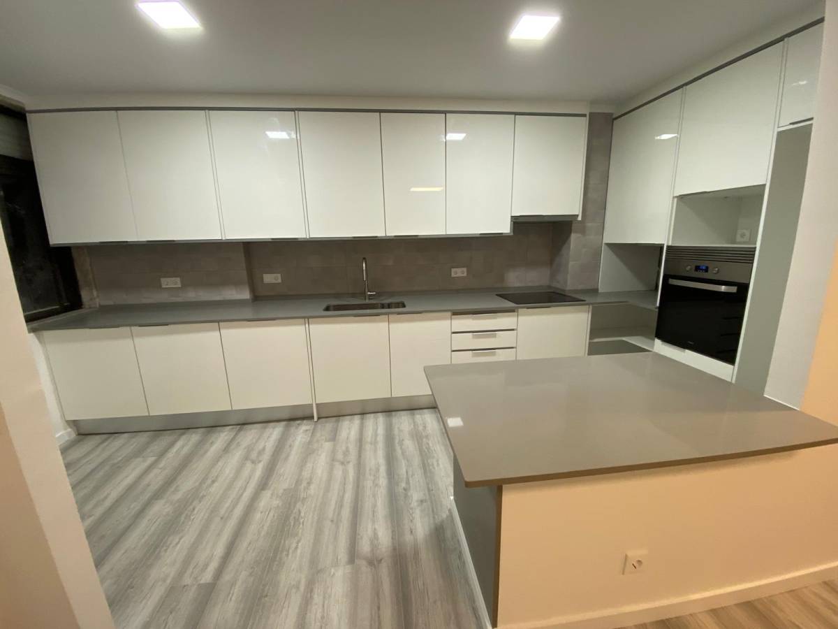 S&W CONSTRUÇOES E REMODELAÇOES - Almada - Treppenbau