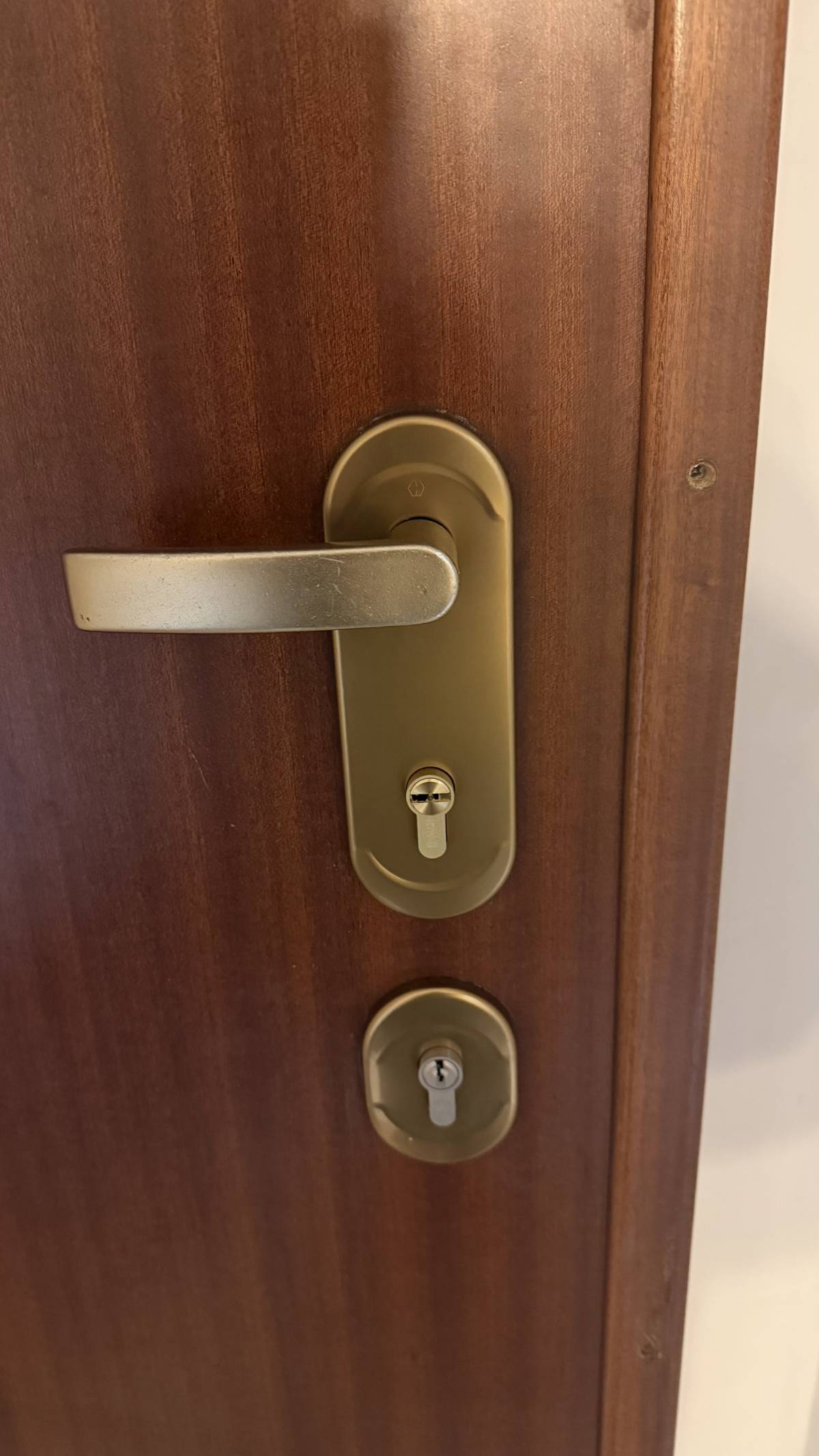 Locktop Sistemas de Segurança - Montijo - Apertura e Instalación de Cajas Fuertes