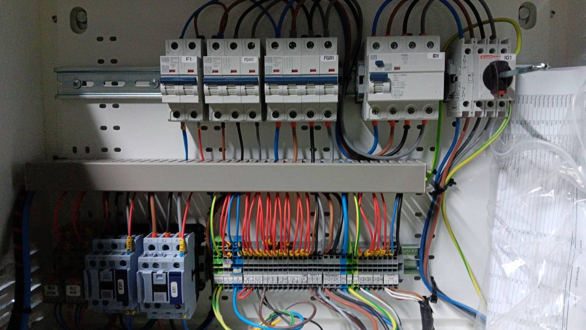 Geremias Eletricista - Moita - Instalação de Lâmpada