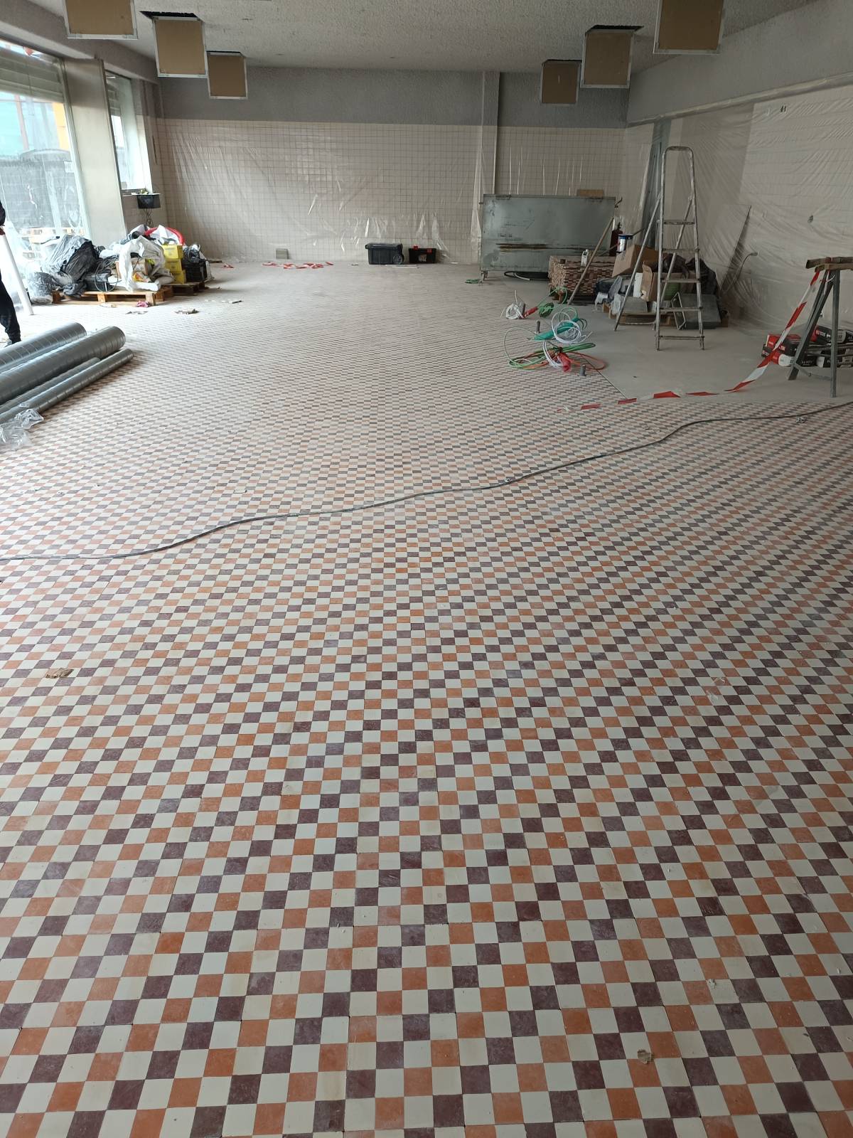 Leandro Garcia - Amadora - Stone or Tile Flooring Installation