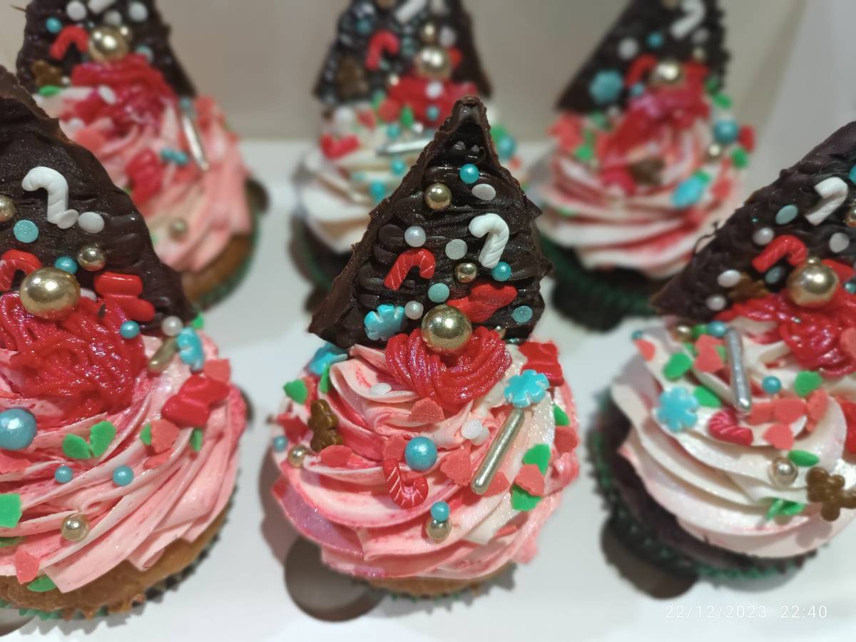 Make.A.Cake - Regina Neves - Pombal - Cake Making Services