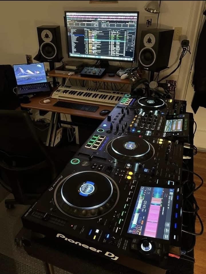 Acácio DJ - Guimarães - Aluguer de Equipamento Audiovisual para Eventos