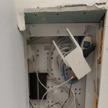 Tecnofrequencia - Sintra - Installation von Lichtschaltern und Steckdosen