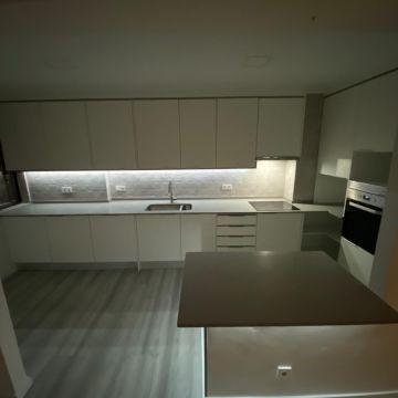 S&W CONSTRUÇOES E REMODELAÇOES - Almada - Dachfenster montieren