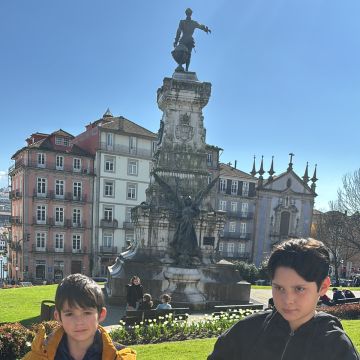 Karine - Porto - Cuidado de niños