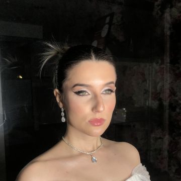 Ádhi Ferreira @adhibeauty - Ílhavo - Peluquería para eventos