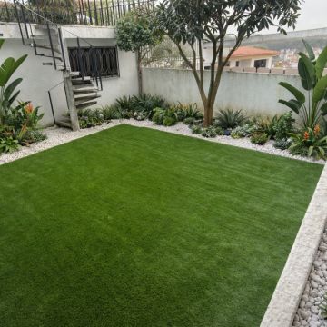 PaisagemUrbana - Gondomar - Instalación de césped artificial