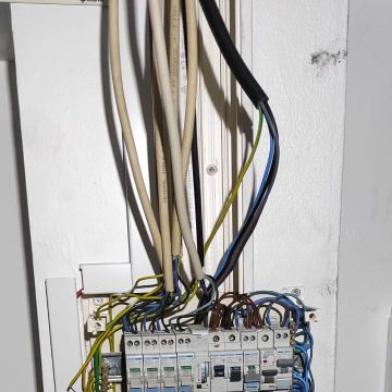 Instalpro Solutions Engenharia - Aveiro - Instalação de Lâmpada