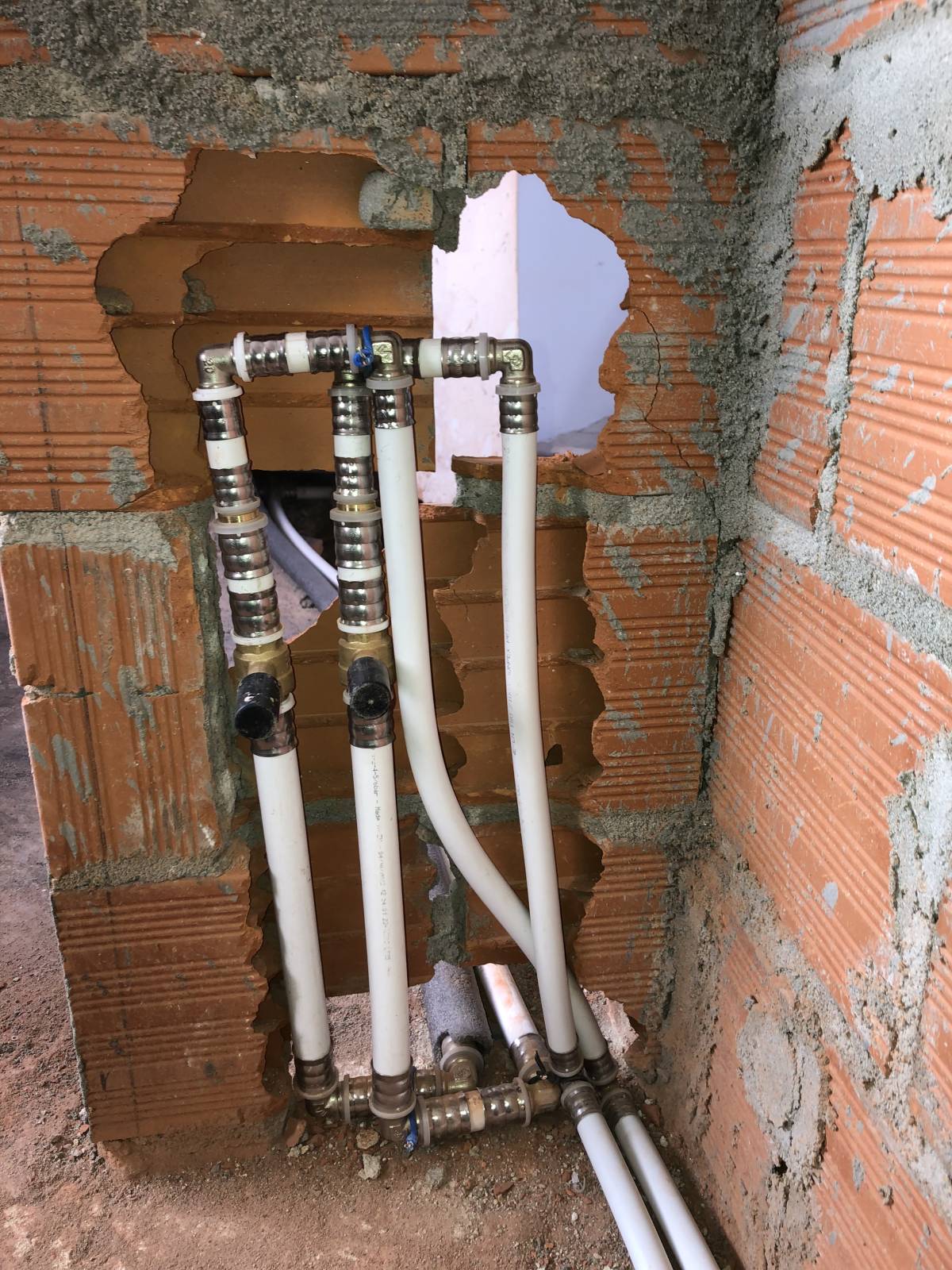 AJSP REFURBISHMENT AND TILE - Sintra - Servicios de demolición