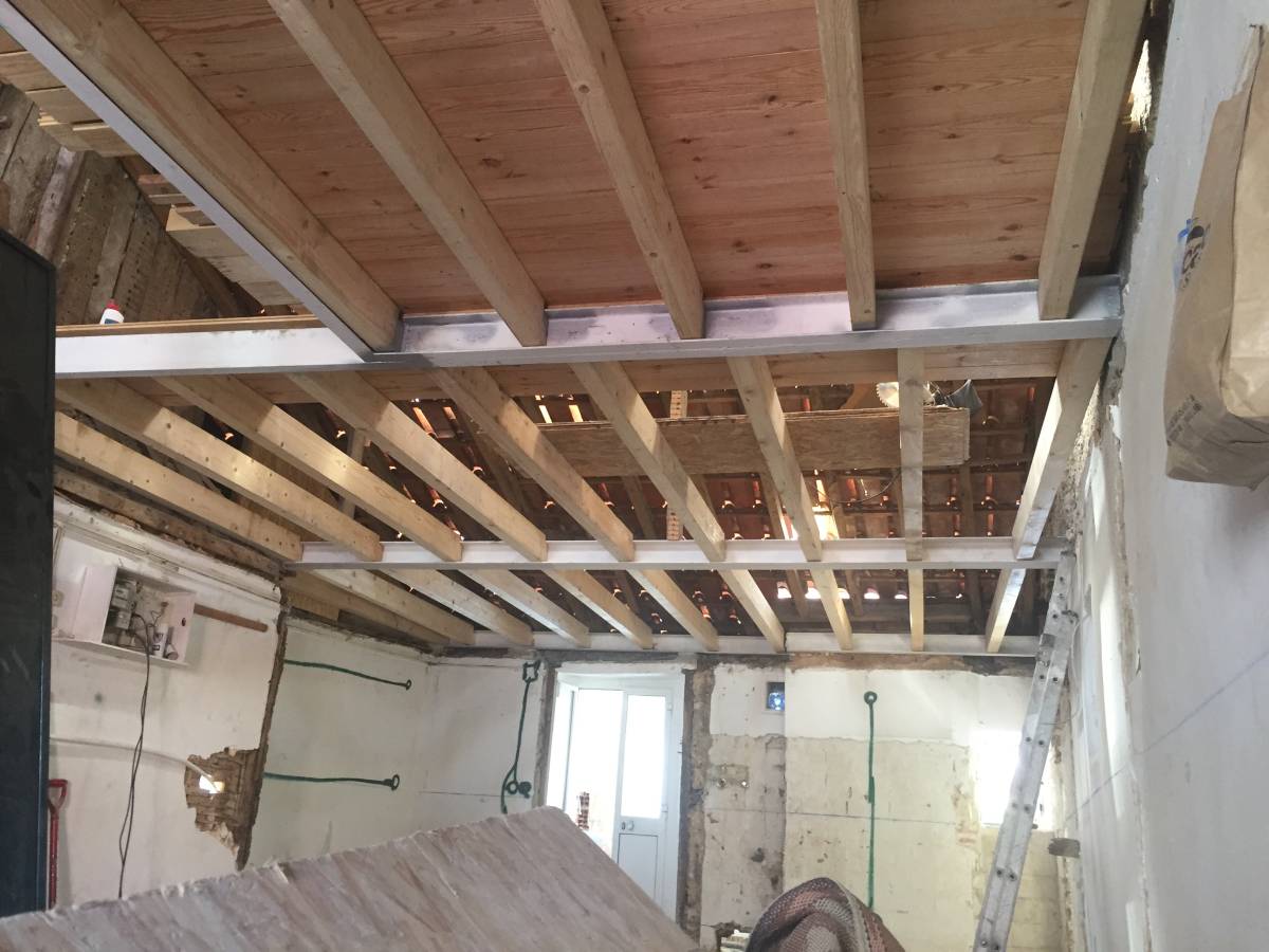 AJSP REFURBISHMENT AND TILE - Sintra - Eliminación de basuras