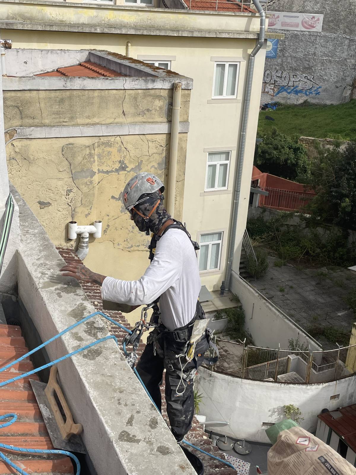 Guilherme Alves - Lisboa - Remoção de Arbustos