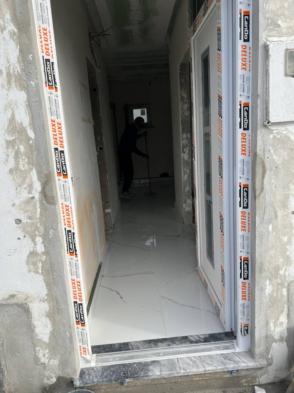 Renascimento Remodelações e Obras - Figueira da Foz - Stone or Tile Flooring Installation