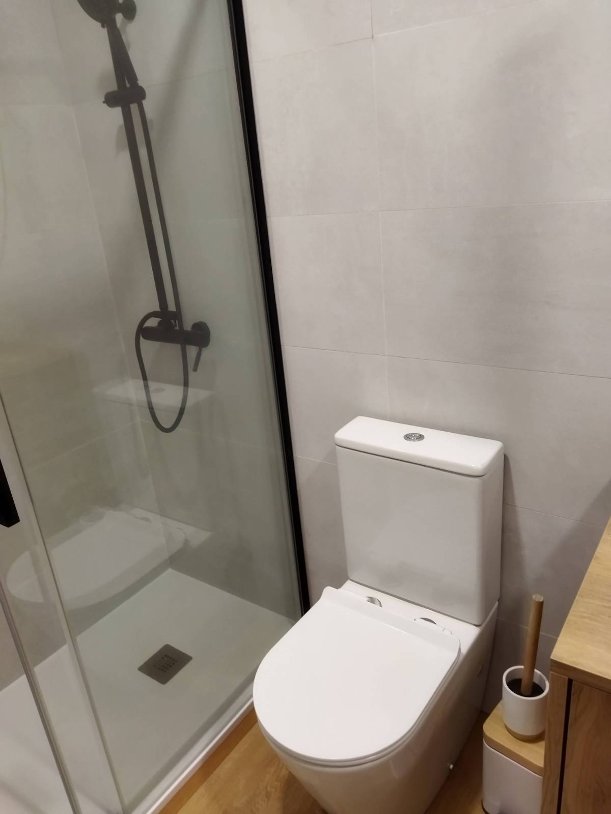 Tiago - Braga - Stone or Tile Flooring Repair or Partial Replacement