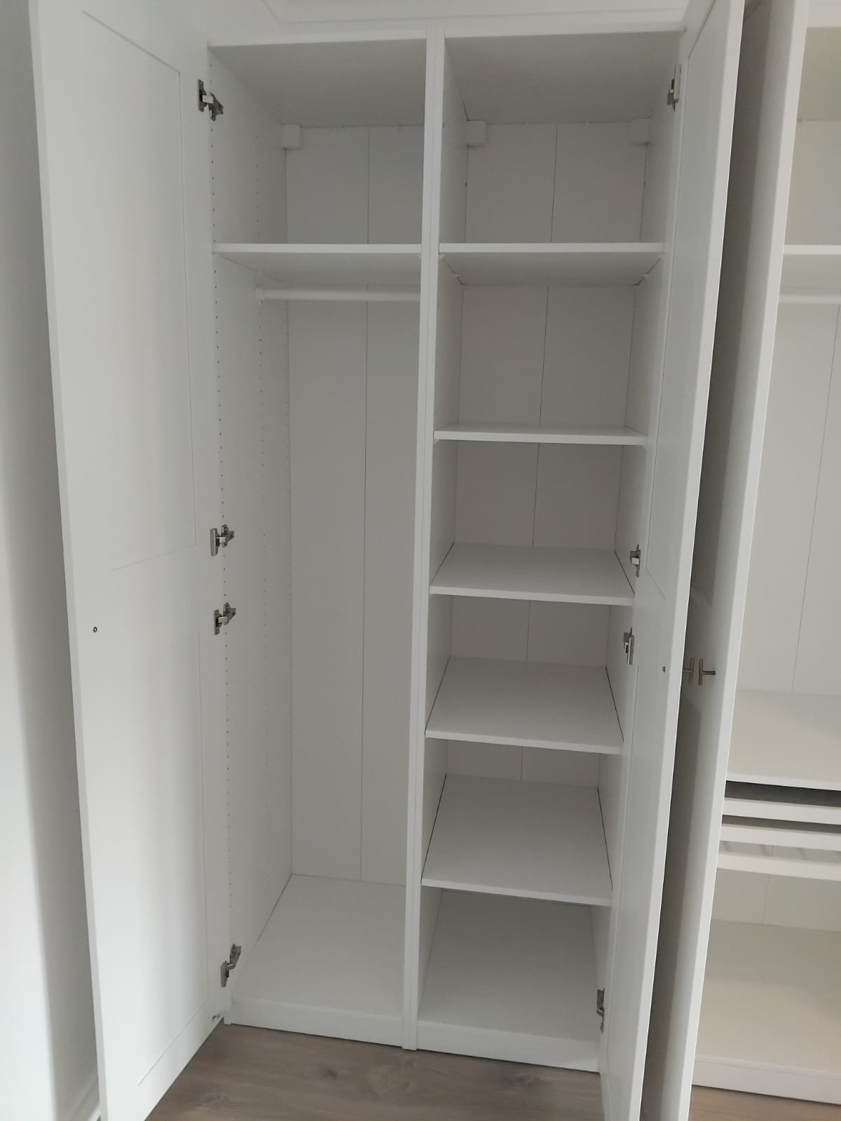 Filipe Epifânio - Almada - Schrank reparieren