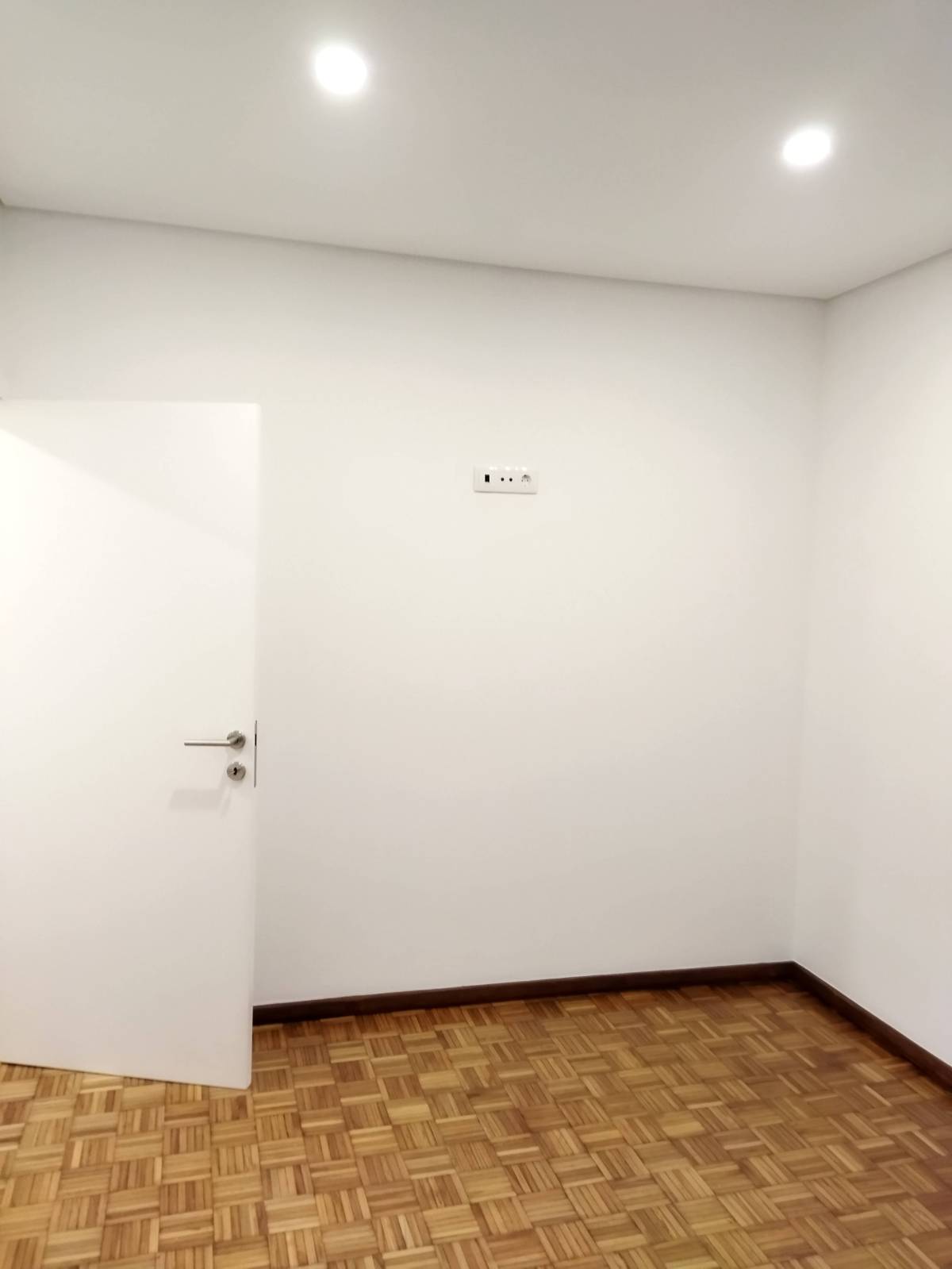 Tiago - Braga - Drywall Repair and Texturing