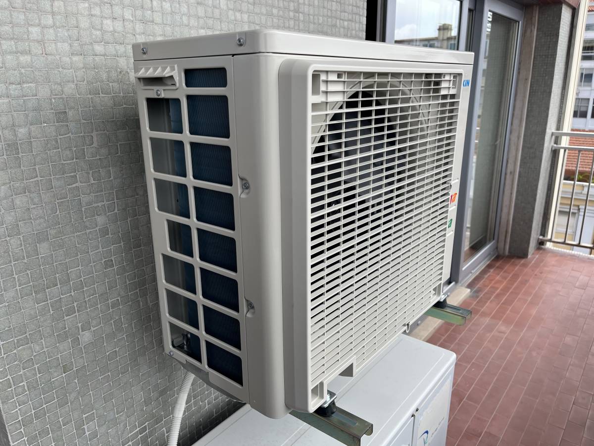 Rc. Climaeletrica - Maia - Installation ou remplacement de conduits de ventilation