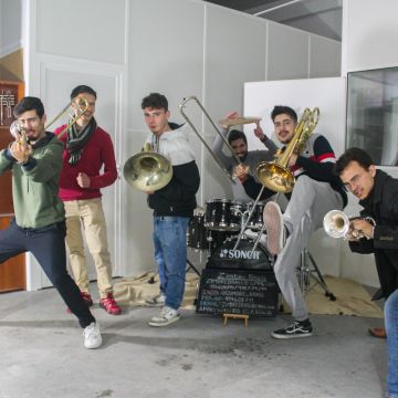 Zimbre Brass - Vila Nova de Famalicão - Entretenimento com Banda Rock