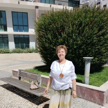 Lidia Oliveira Meireles - Lisboa - Picture Hanging and Art Installation