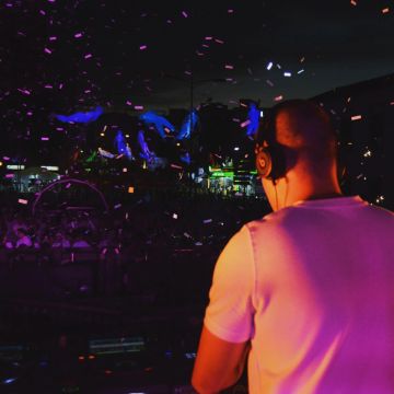 Dance With Somebody - Eventos - Gondomar - AV Equipment Rental for Events
