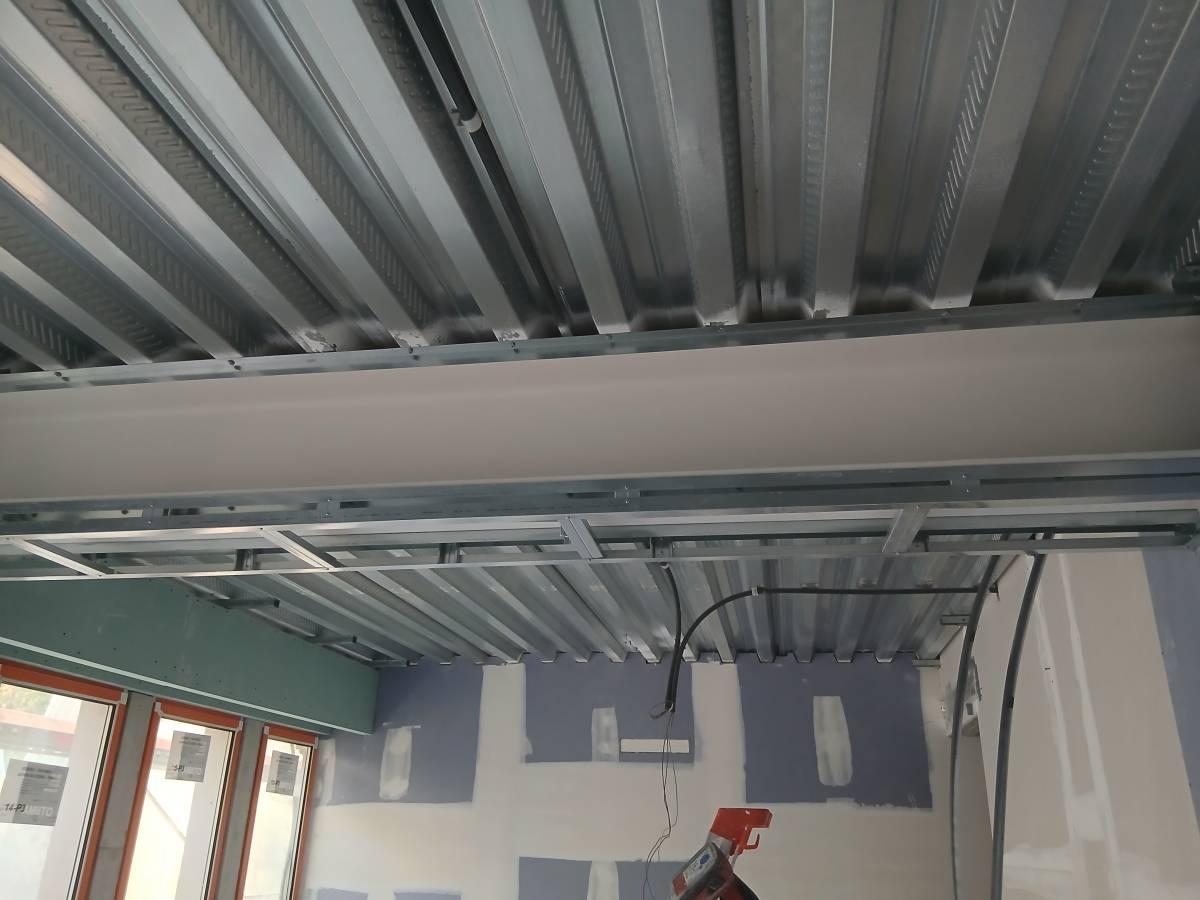 Márcio - Almada - Instalación o reemplazo de tejados