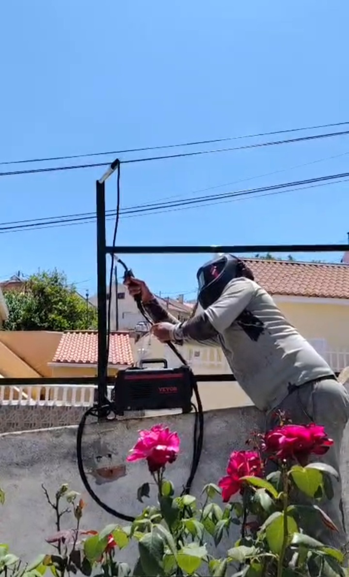 Luiz Oliveira - Braga - Réparation de porte de garage