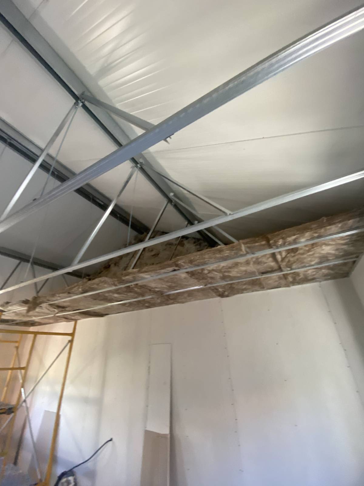 Eliezer Junior - Gouveia - Drop Ceiling