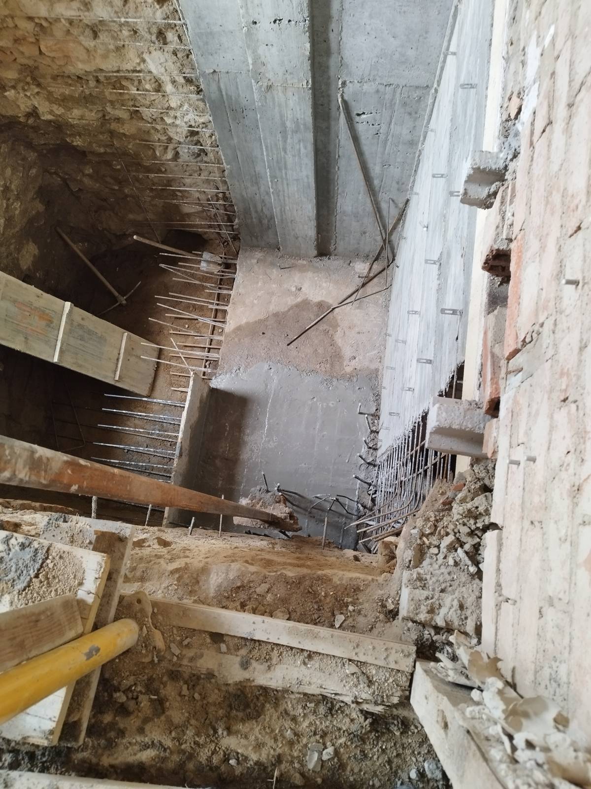 Zanelato Construções e Remodelações unipessoal Lda - Loures - Serviço Doméstico