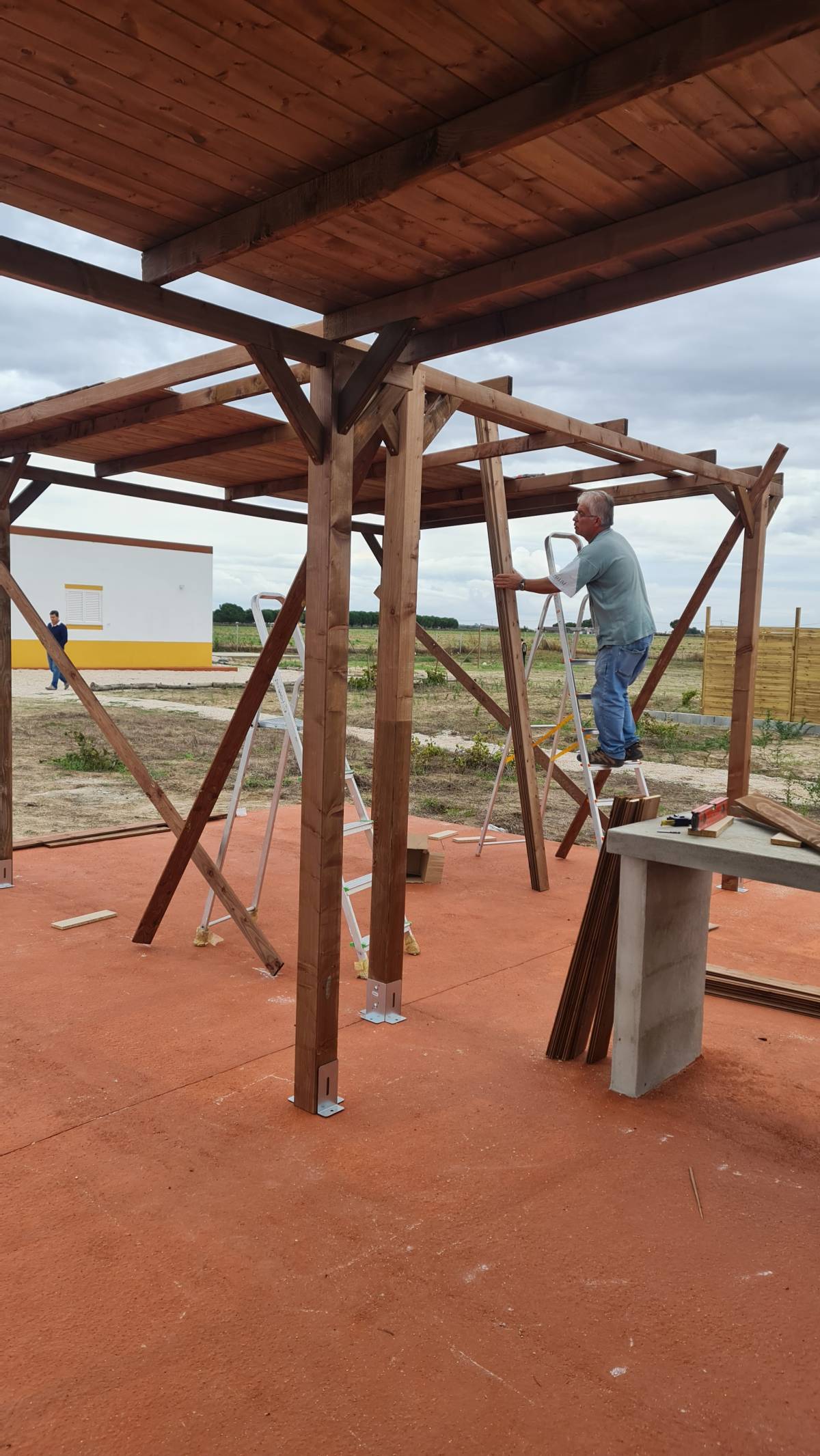 Vitor Fonseca multi service - Santarém - Instalação de Lâmpada