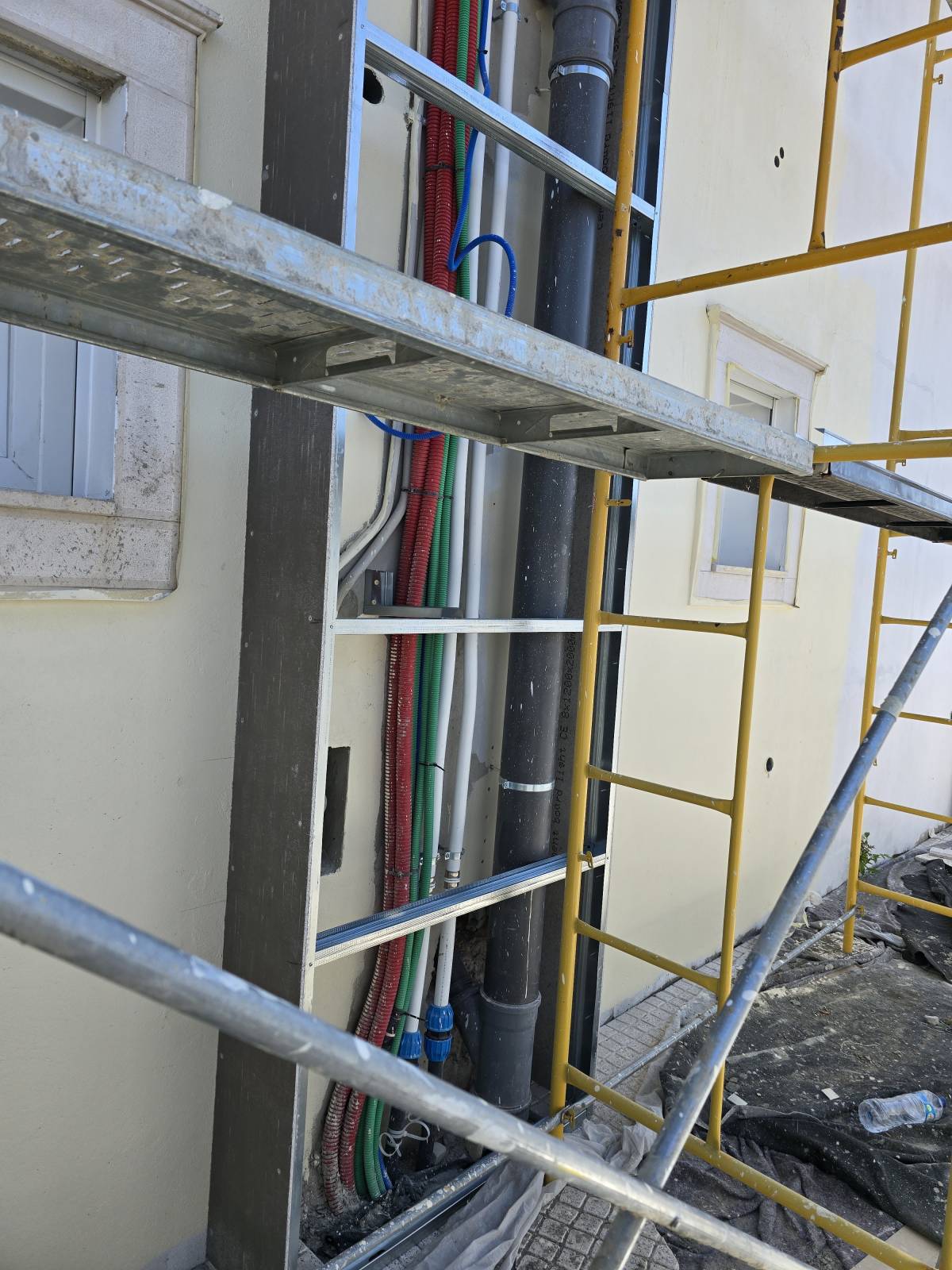 Andrade construções Unipessoal LDA - Palmela - Reparación y mantenimiento de glorietas