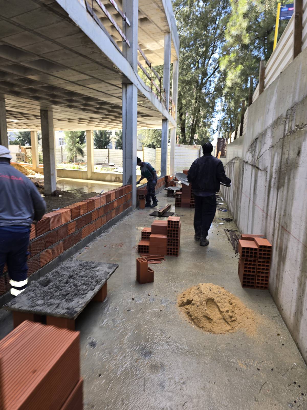 Andrade construções Unipessoal LDA - Palmela - Azulejos para baños