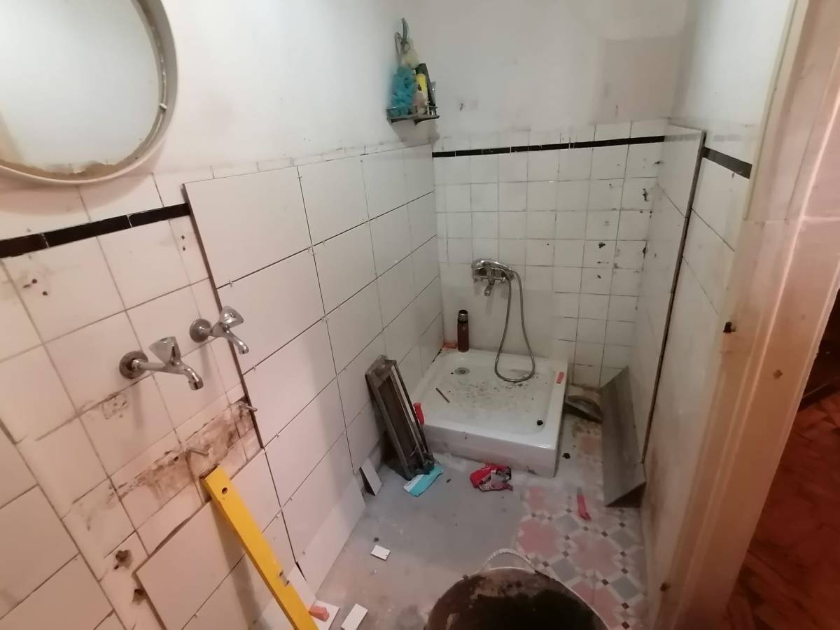 Zanelato Construções e Remodelações unipessoal Lda - Loures - Instalação de Porta para Animais de Estimação