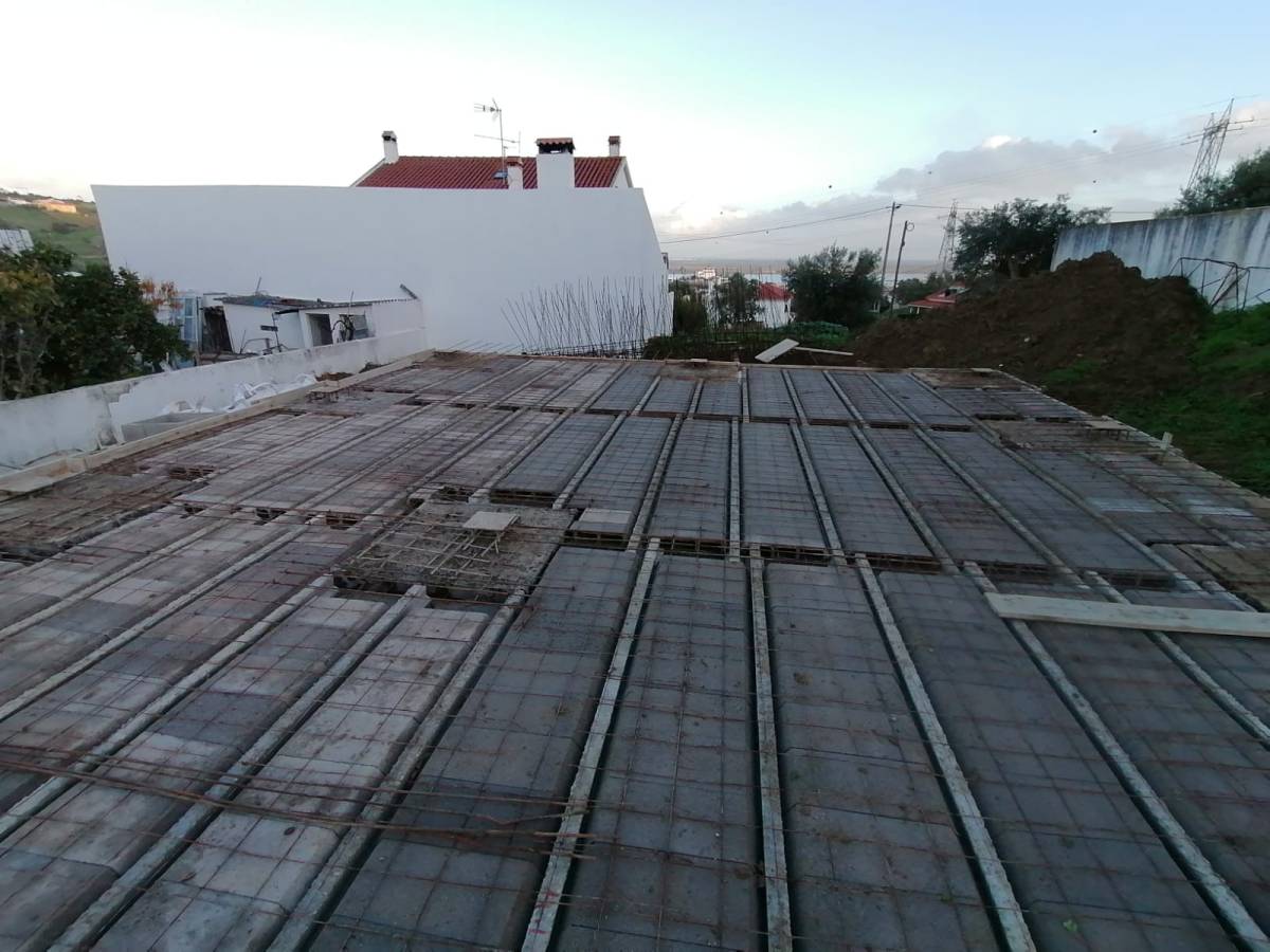 Zanelato Construções e Remodelações unipessoal Lda - Loures - Reparação ou Manutenção de Canalização Exterior