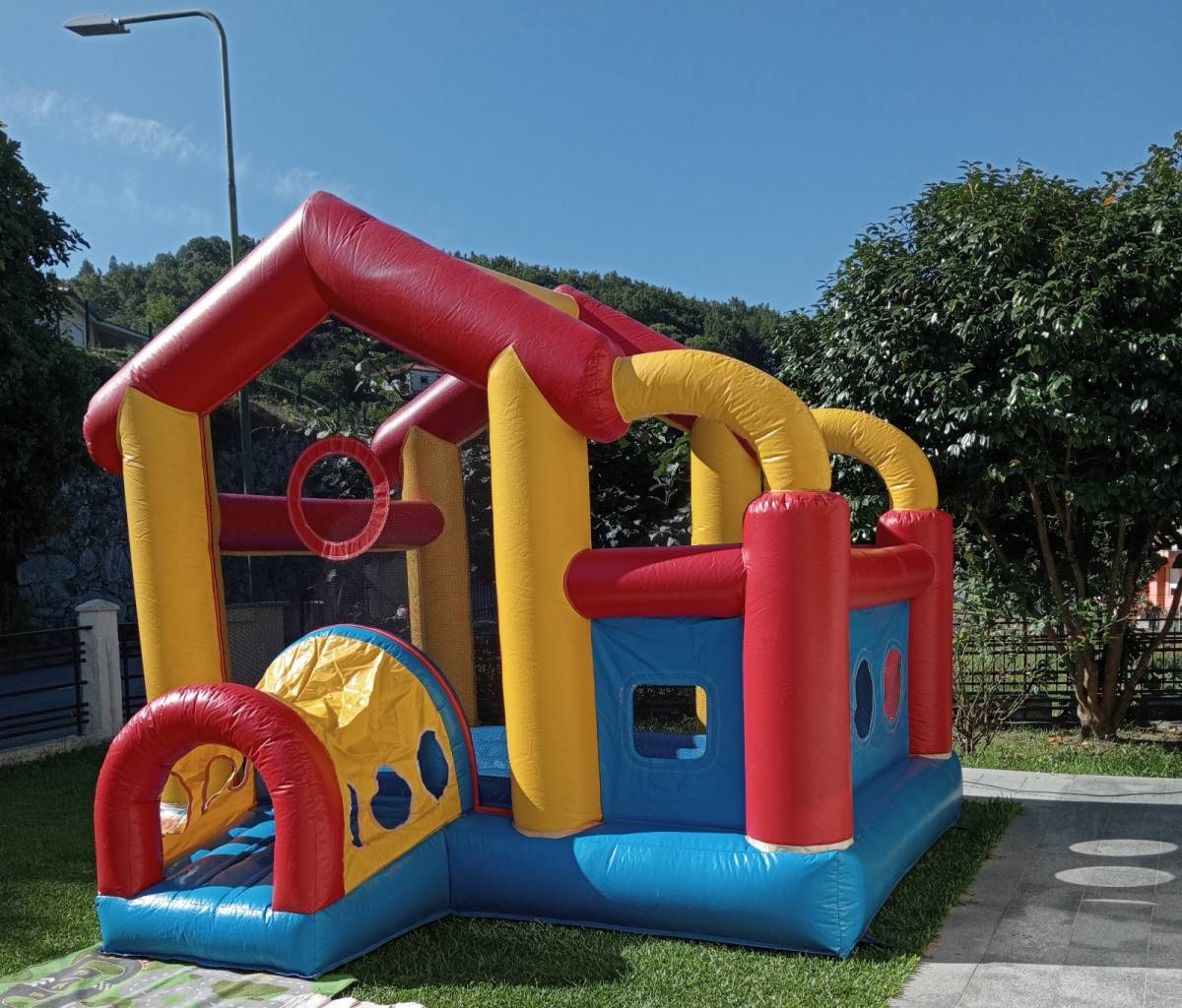 DivertidaMente / Angélica Sá - Paredes de Coura - Bouncy Castle and Inflatable Rental