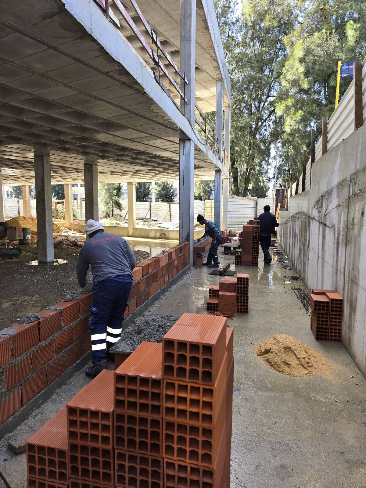 Andrade construções Unipessoal LDA - Palmela - Montaje de equipamientos o muebles de exteriores