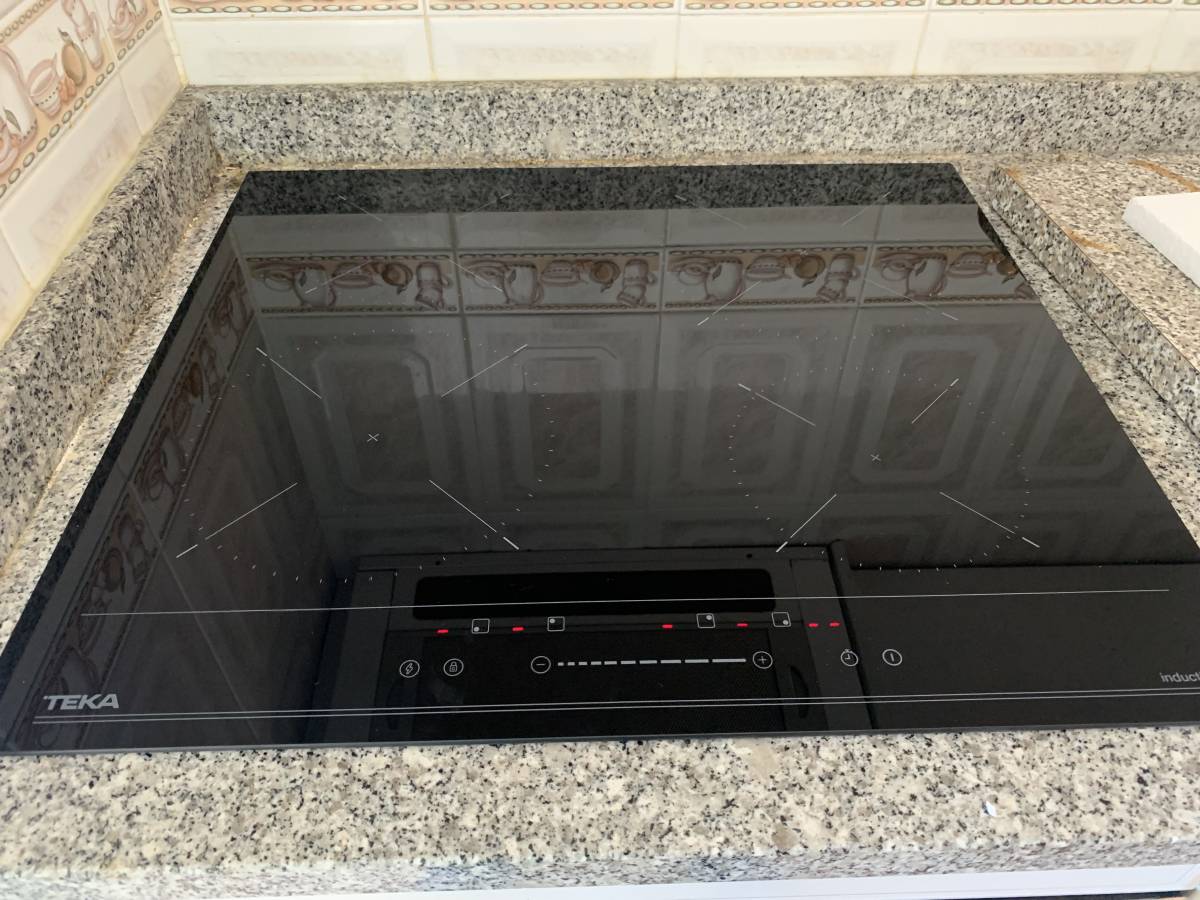 Isaque Pereira - Braga - Switch and Outlet Installation