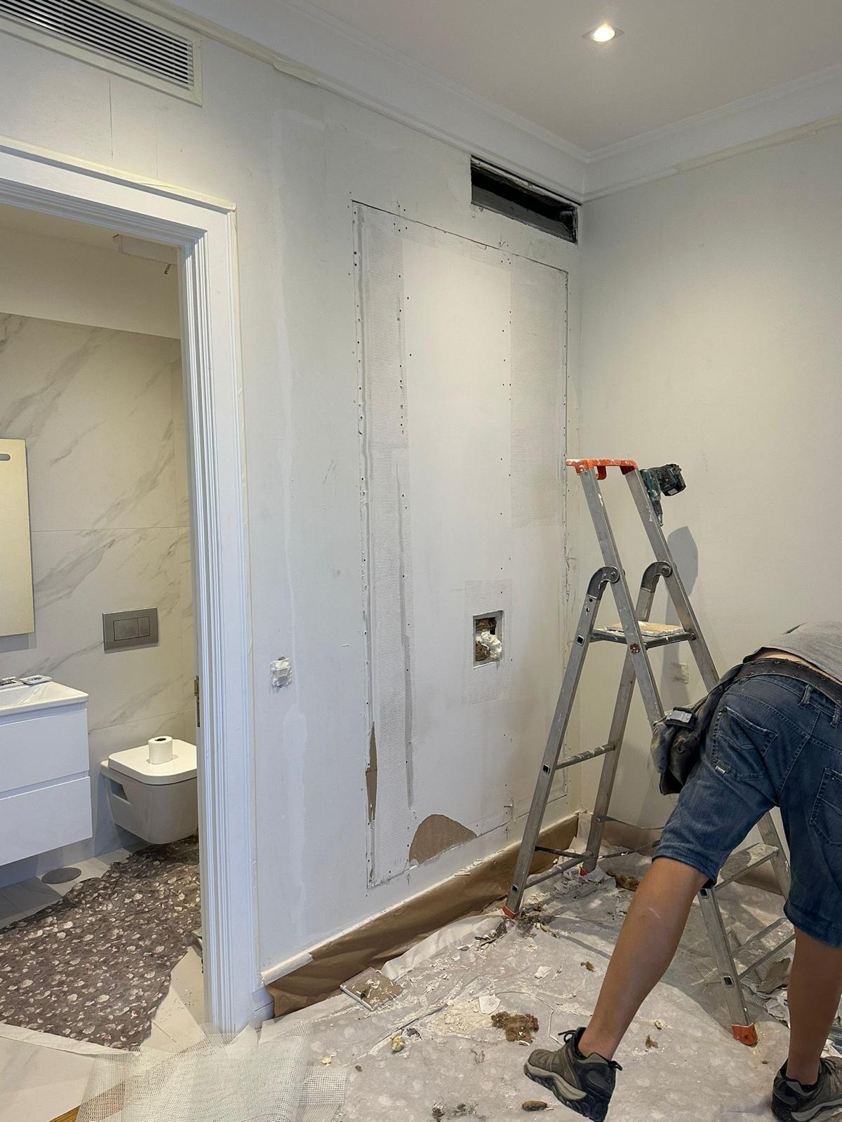 Isaque Pereira da Silva - Braga - PVC Fenster montieren