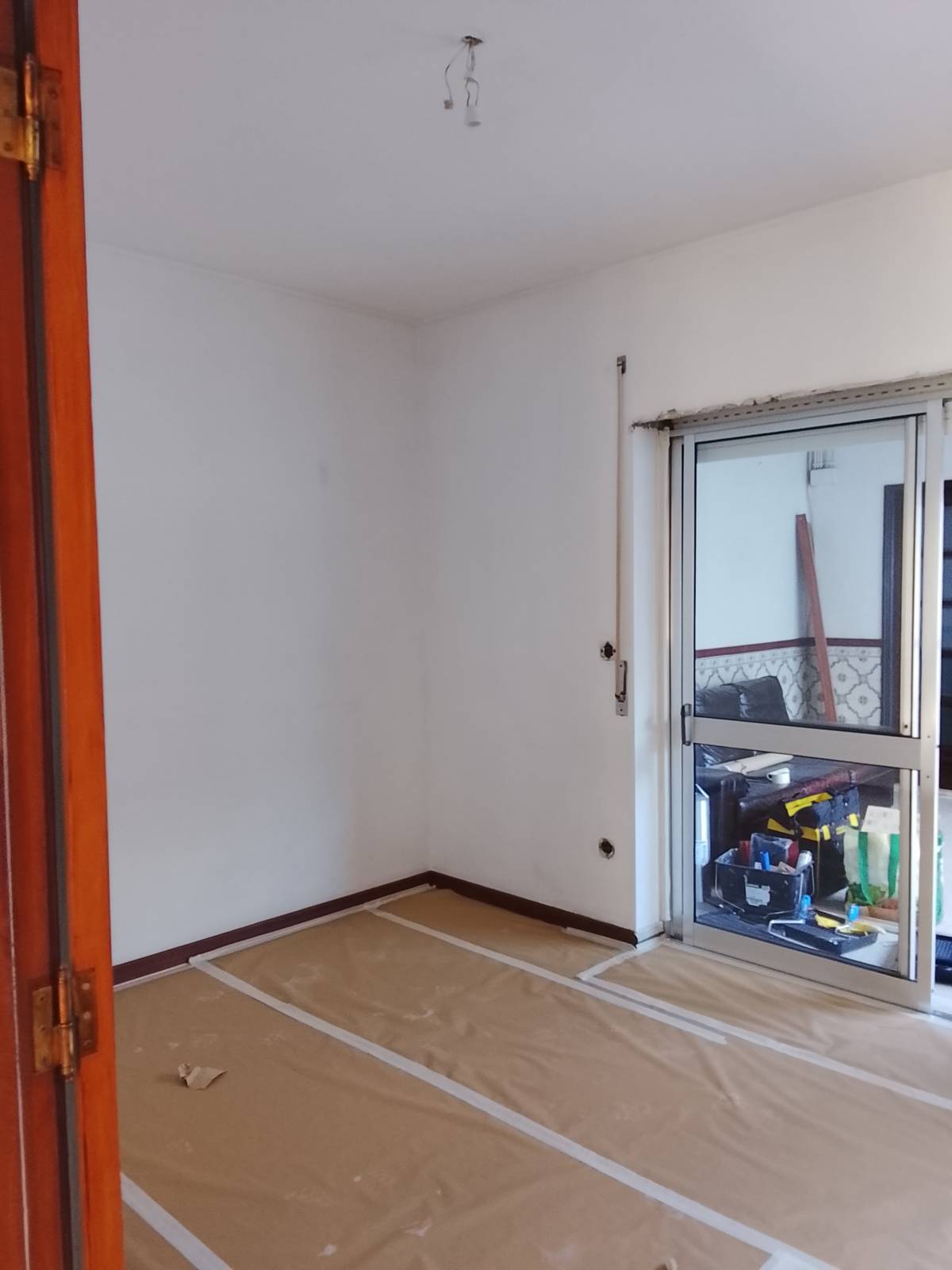 Isaque Pereira da Silva - Braga - Fensterläden reparieren