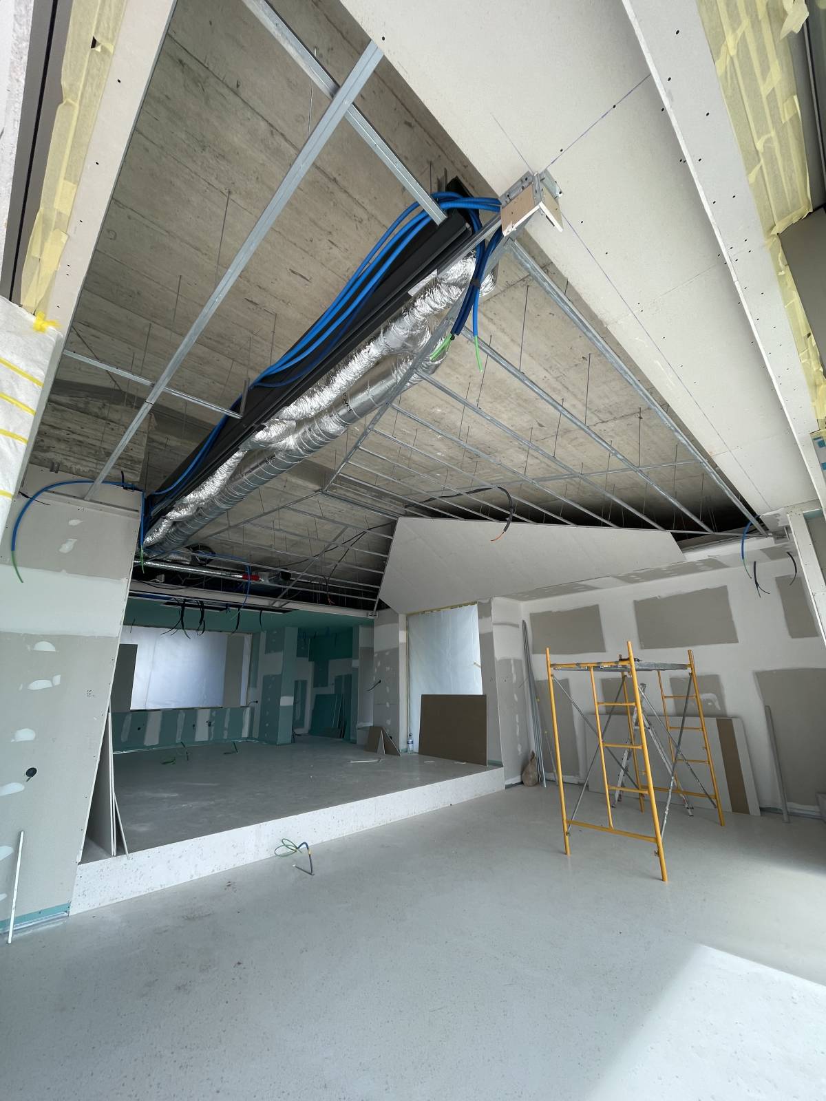 Amina construção civil - Leiria - Treppe und Treppenhaus reparieren